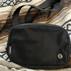 Lululemon Black Everywhere Belt Bag NWT